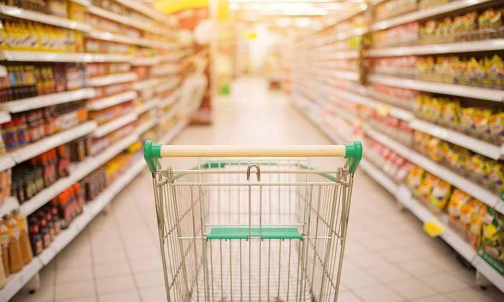 Γνωστή αλυσίδα σουπερμάρκετ κατηγόρησε πωλήτρια για κλοπή...για ν' αποφύγει την αποζημίωση